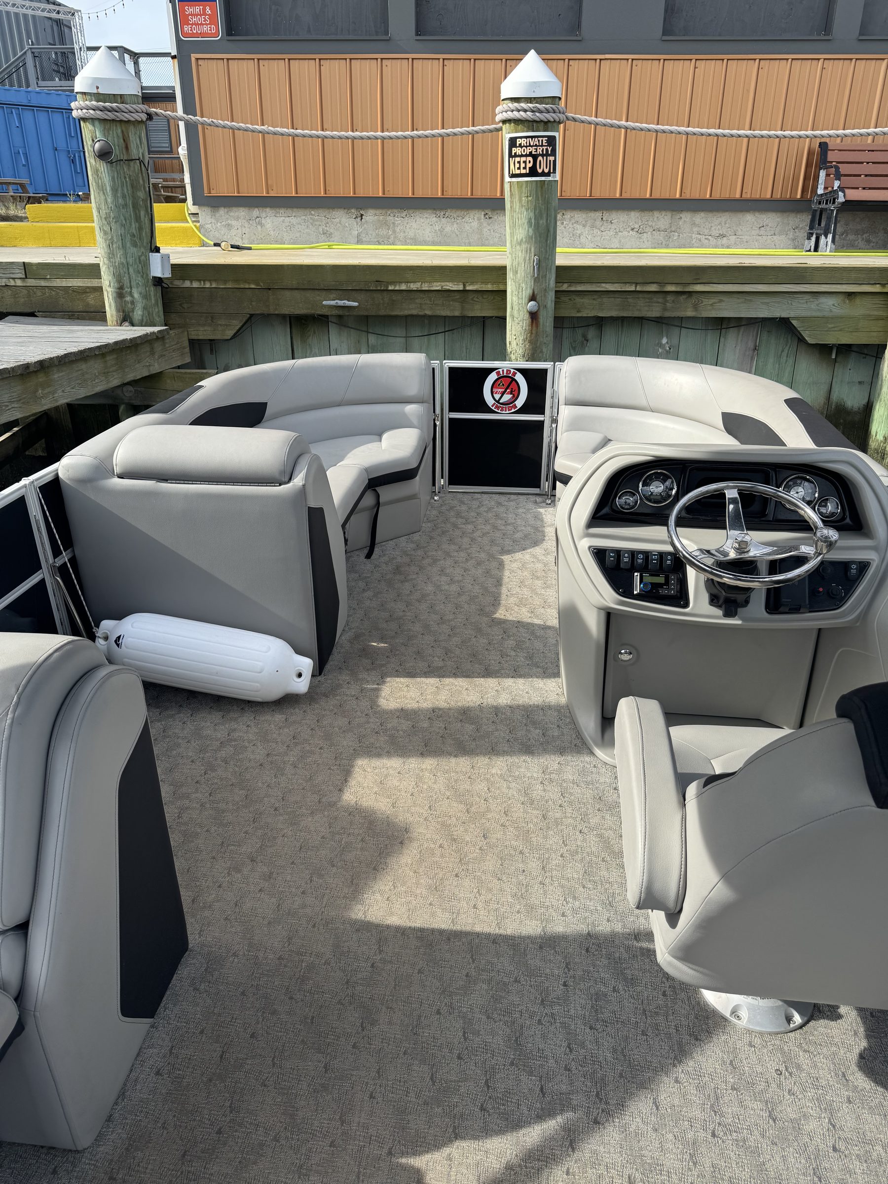 Helm station with hydraulic steering on the Berkshire 24RFX