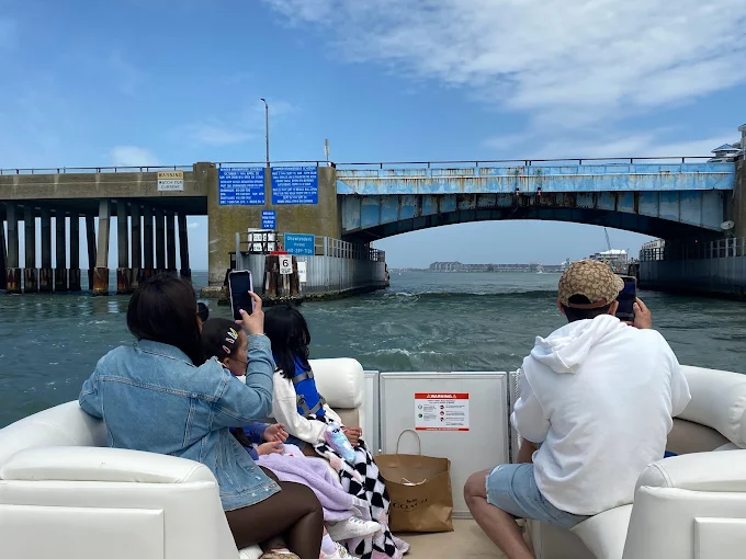 Pontoon boat cruise Ocean City MD